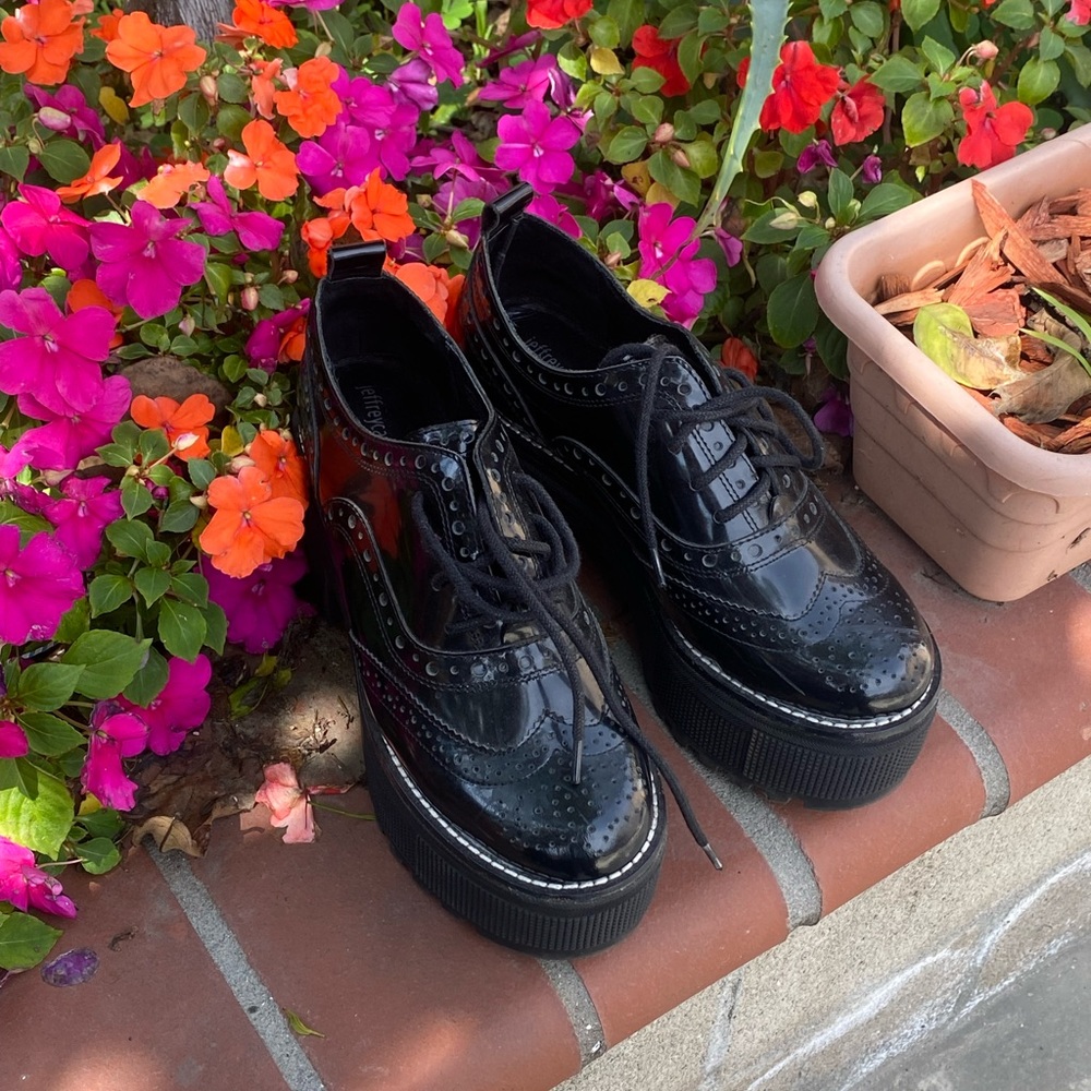 Platform shoes